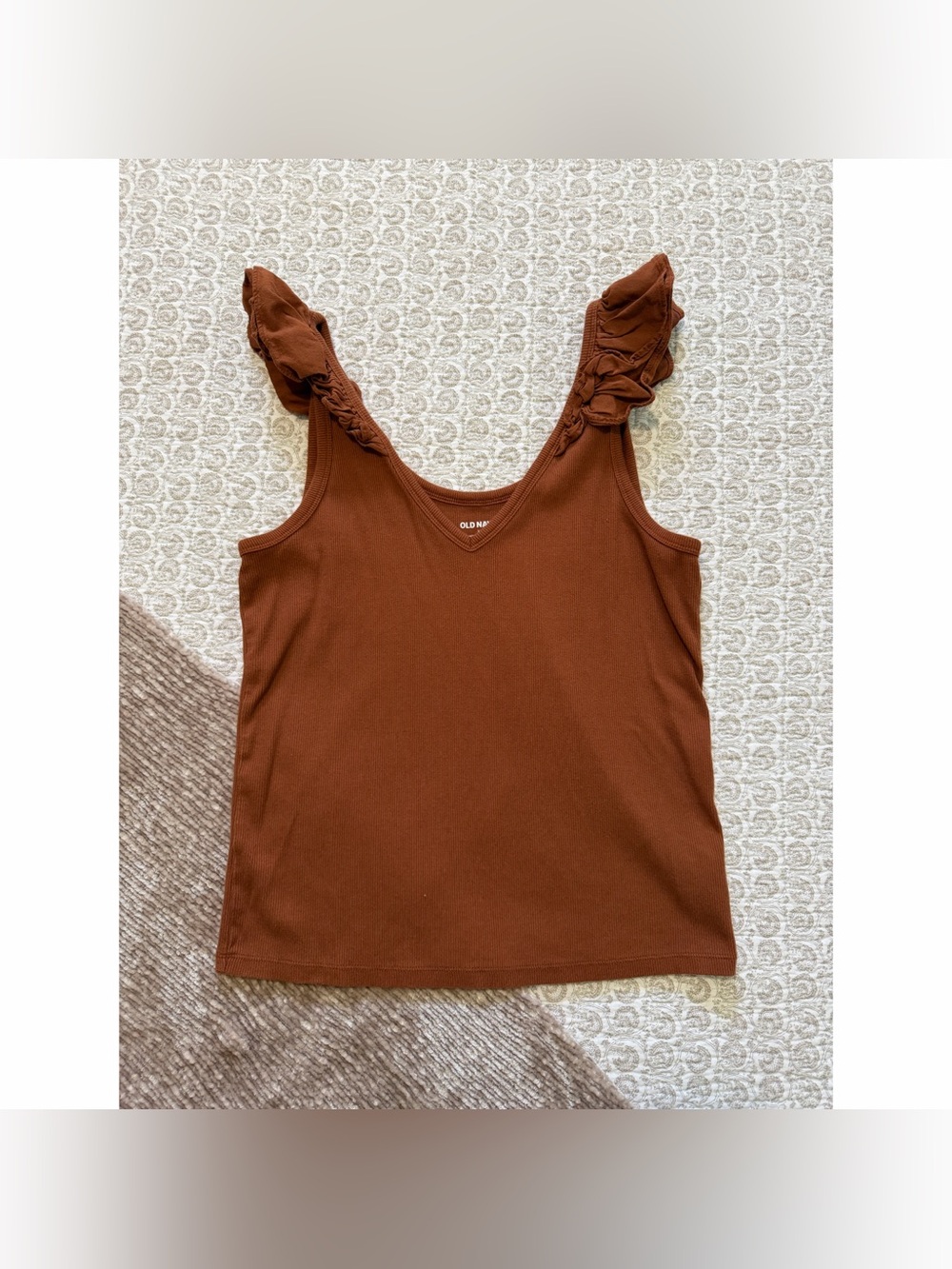 Old Navy Ruffled Mix Fabric V-Neck Tank - L - EUC!